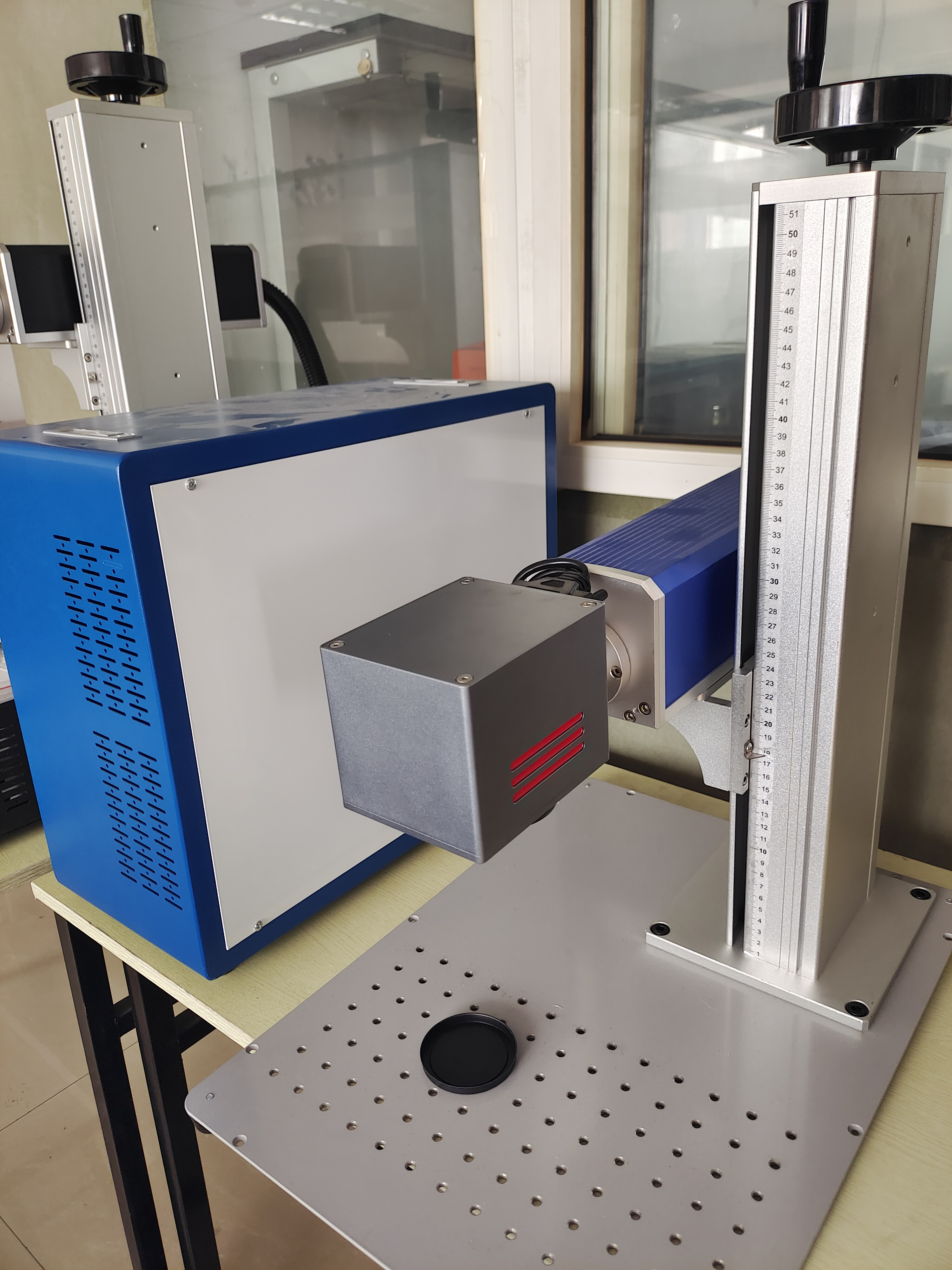 50W Fiber Laser 30W Metal Mark - огляд і ціна Rotary Axis Laser Engraver